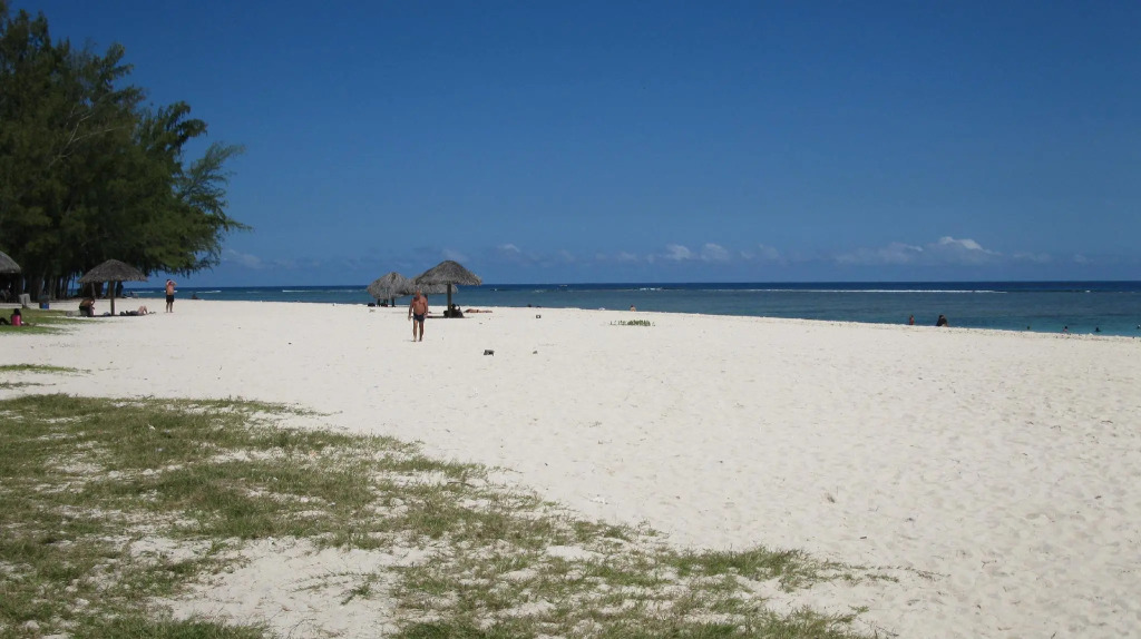 Modern apartment near the long beach of Flic en Flac close to all amenities