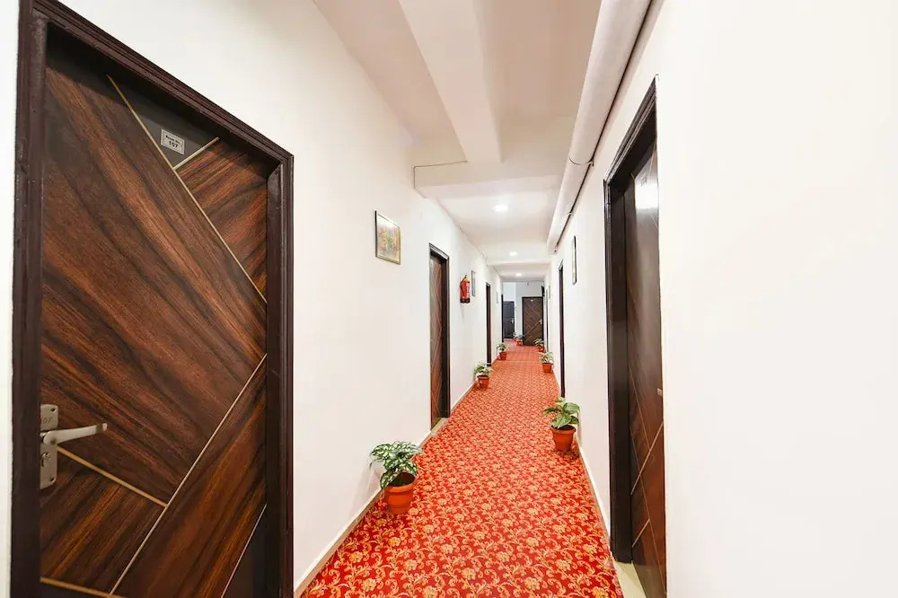 FabHotel Silver Stone