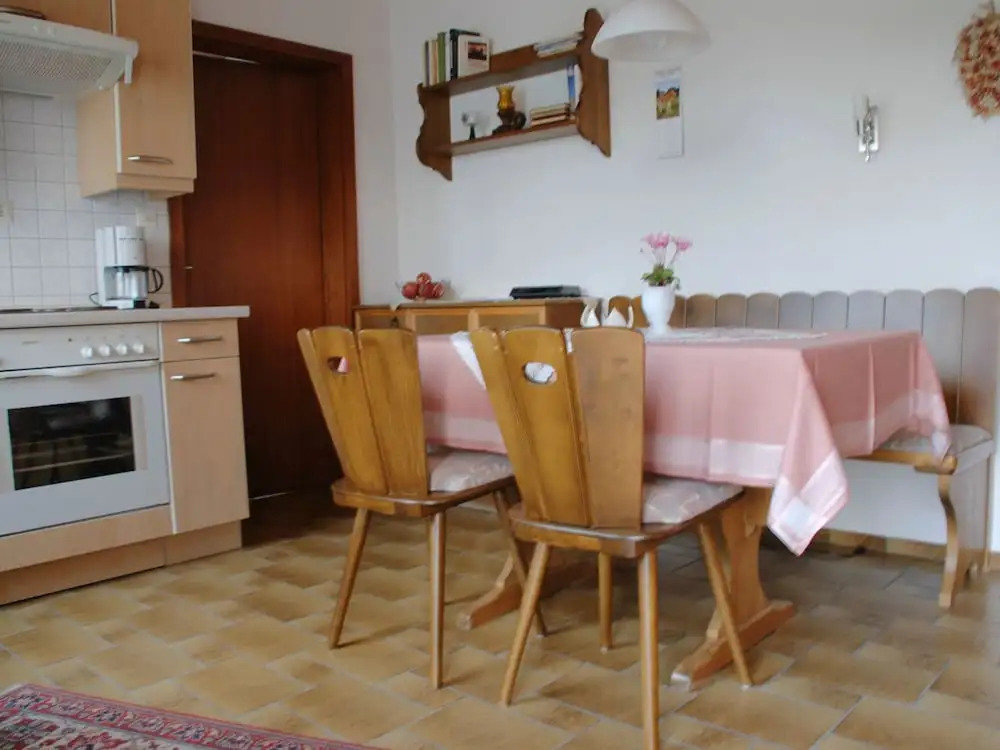 Cosy Apartment with Terrace, Garden, BBQ, Deckchair, Heating