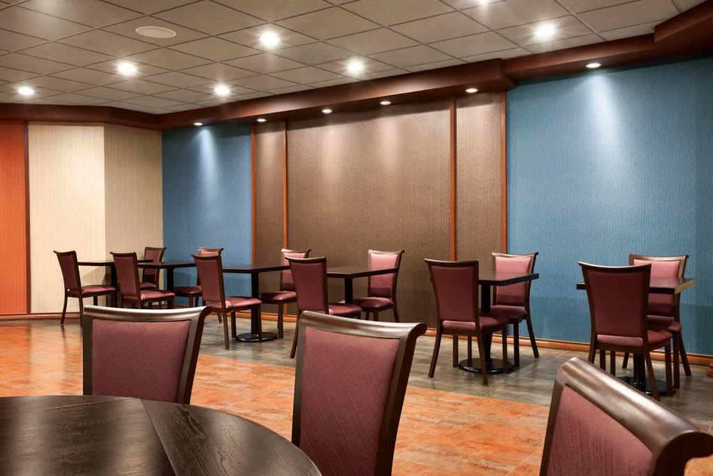 Holiday Inn Newark International Airport