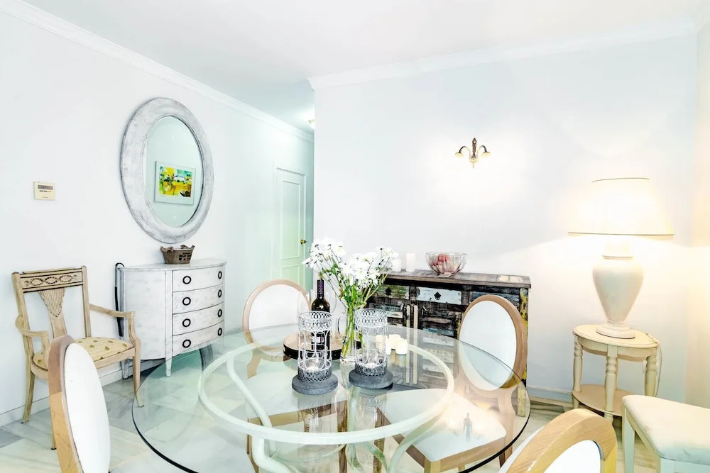 AB2-Wonderful 2 bedroom apt with fantastic views
