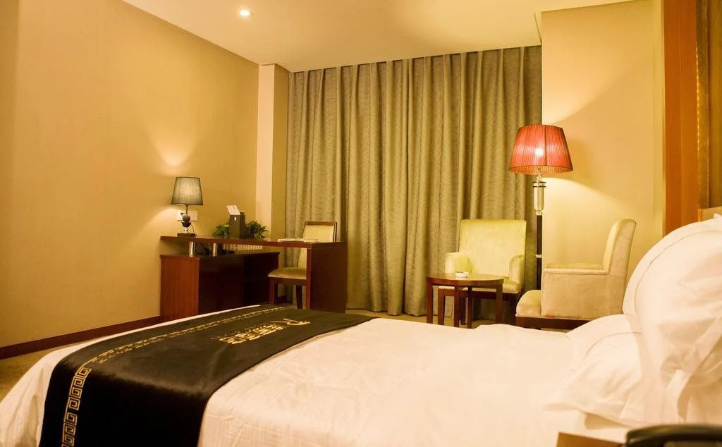 Round Hotel
