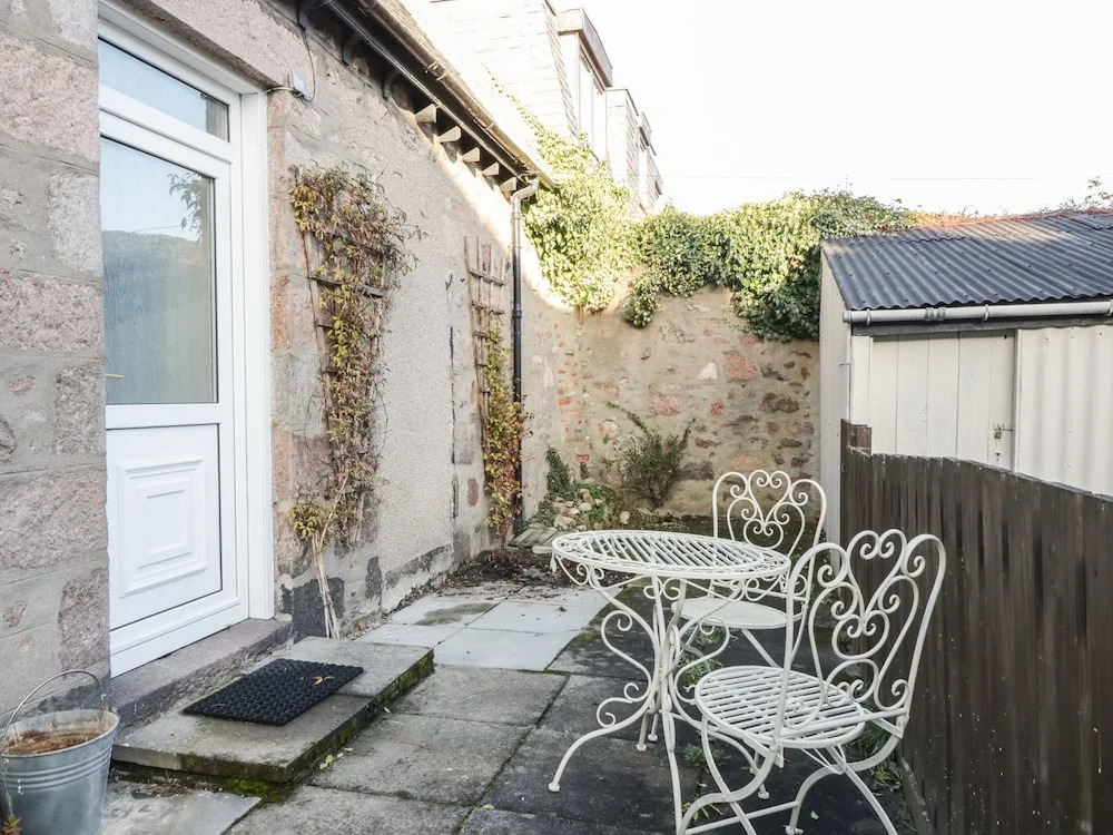 4 Hawthorn Place