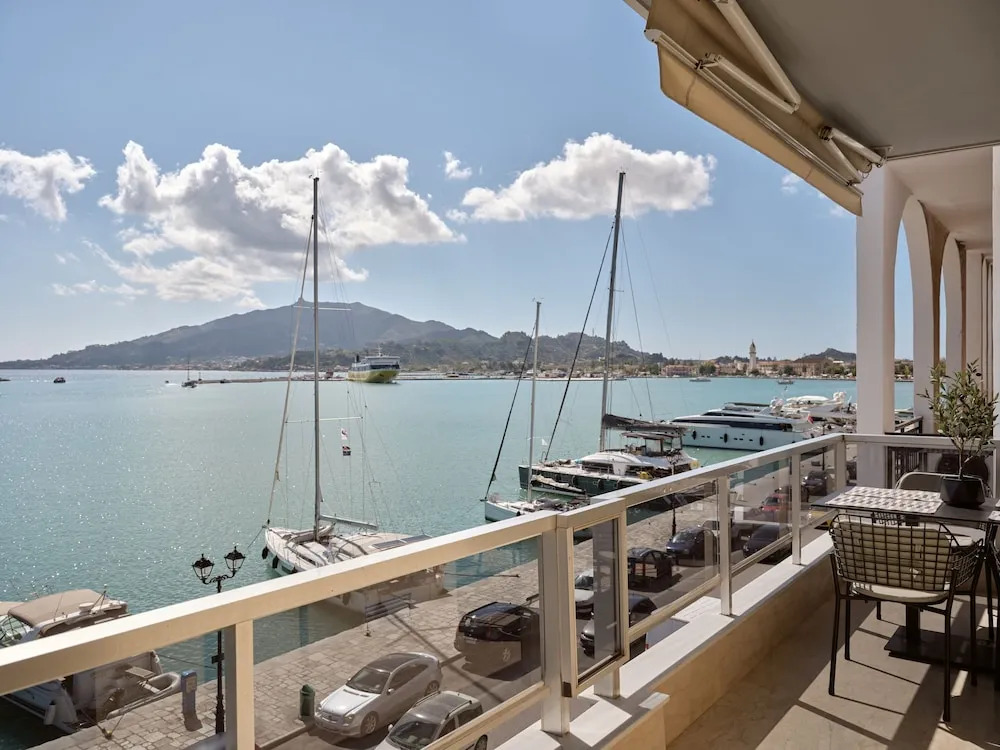 Monopolio Waterfront Apartment