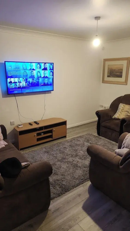 City Centre - 2 Bedrooms - Pet Friendly - Garden