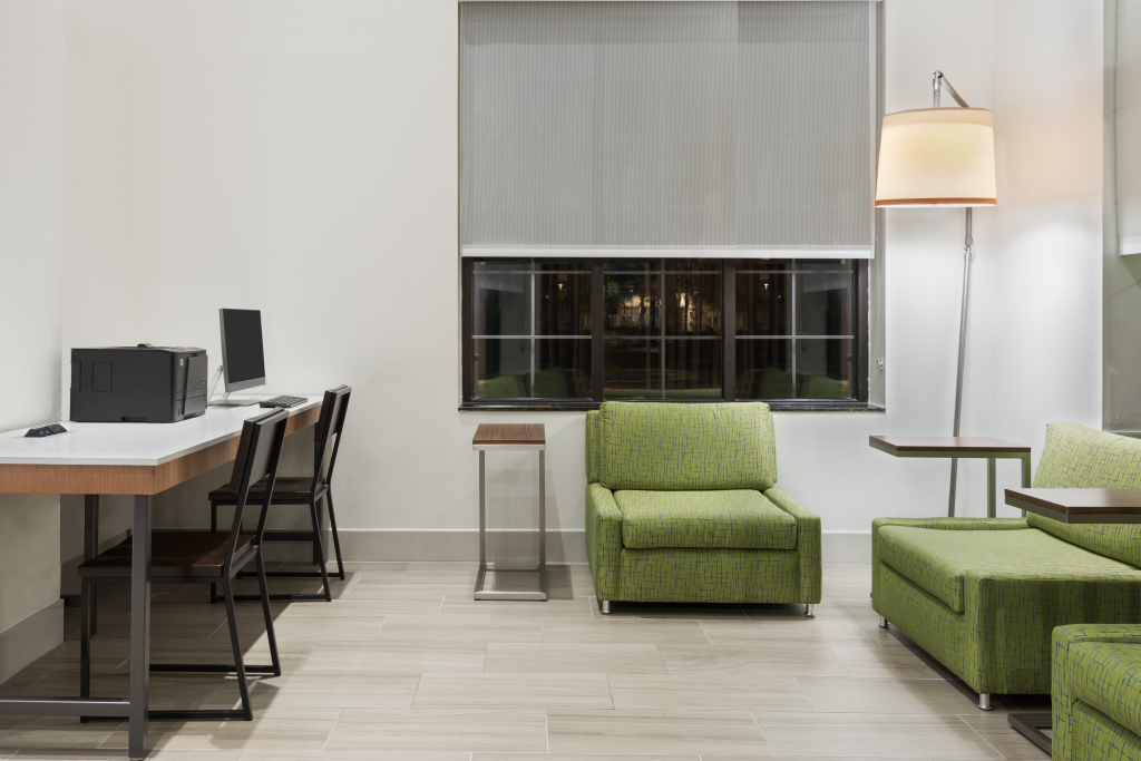 Holiday Inn Express & Suites - Nearest Universal Orlando by IHG