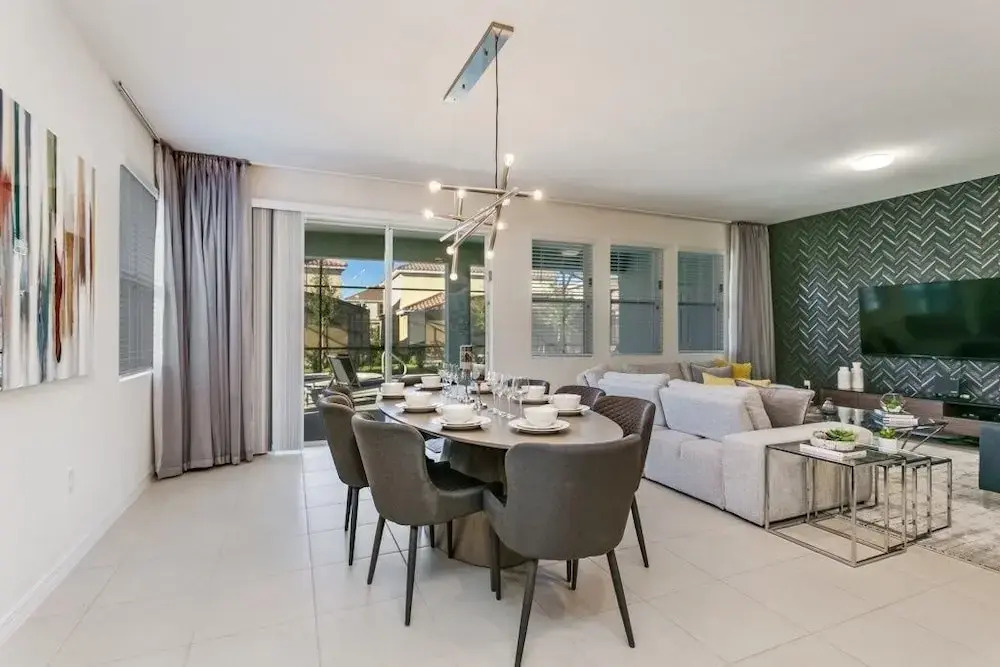 Luxury 6 Bedroom 4.Bath Home With Spa 6 Villa by RedAwning
