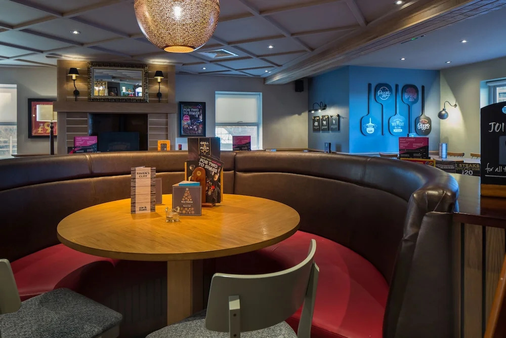 The Raven’s Cliff Lodge by Marstons Inns
