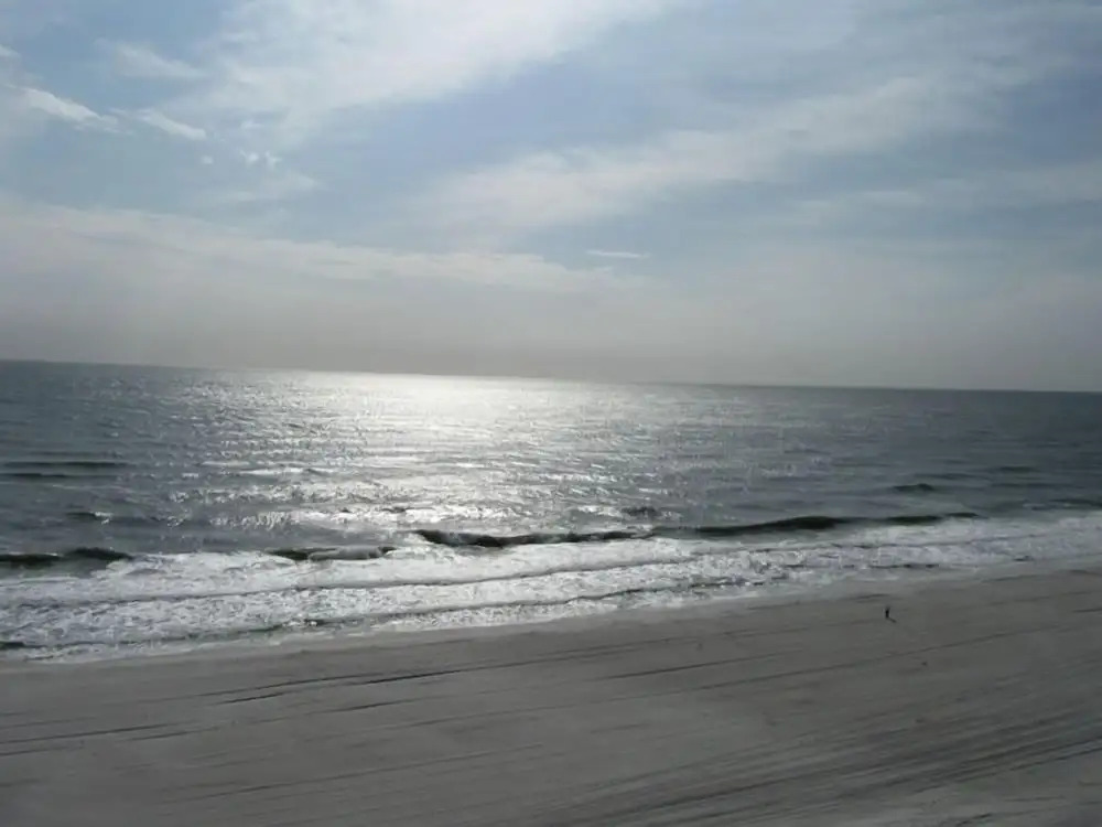 Gulf Tower 8b 2 Bedroom Condo by RedAwning