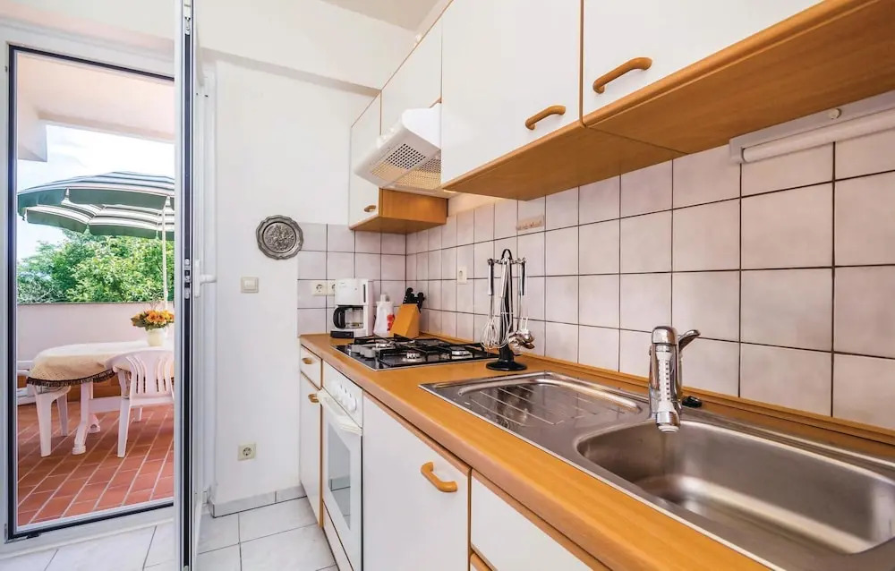 Stunning Home in Opric With Wifi and 1 Bedrooms