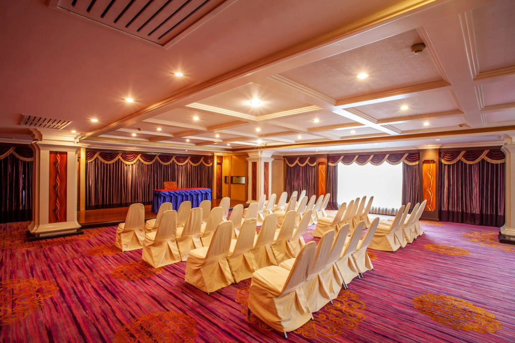 Floral Hotel  Dolphin Circle Pattaya