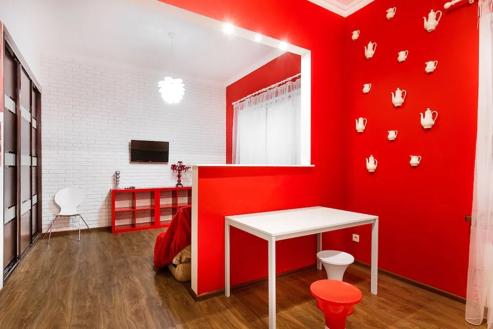 LeonRooms Onilovoy 18-1