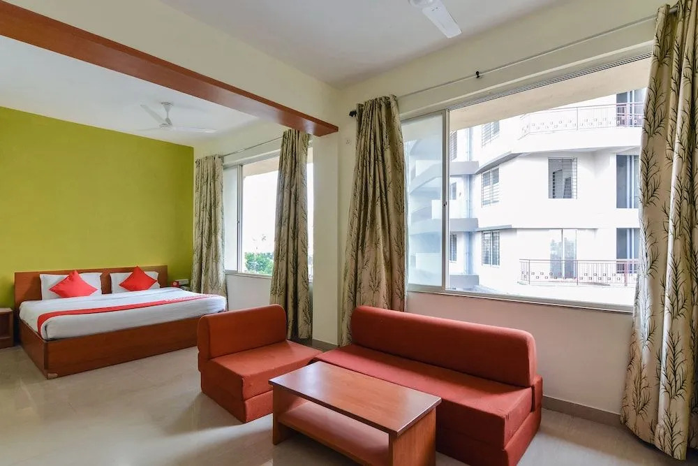 OYO 23626 Country Club Pune