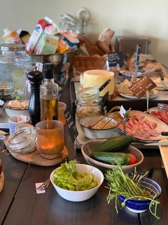 Surfviken Glamping and B&B