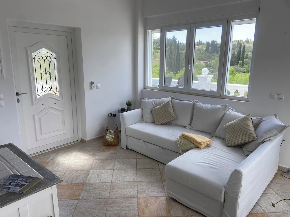 Private Villa and Pool with Lake Views and Sunset Terraces at The Grove