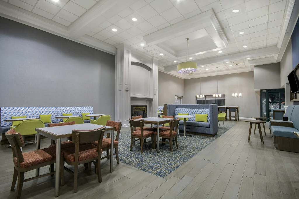 Hampton Inn East Aurora