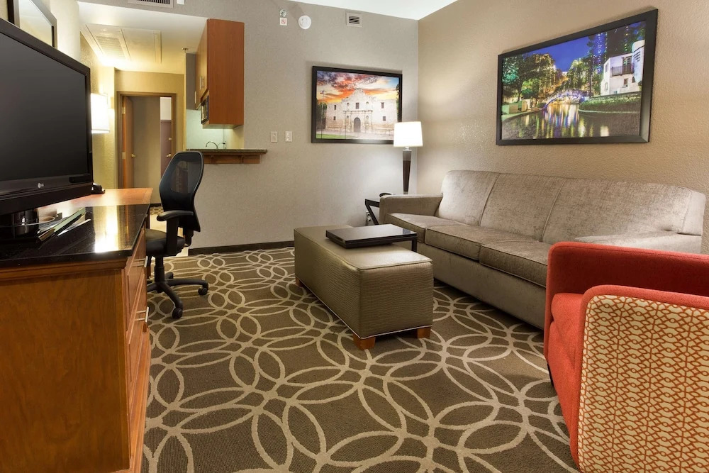 Drury Inn & Suites San Antonio Riverwalk
