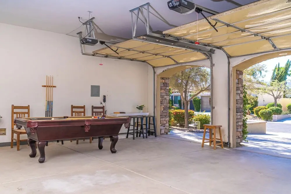 Desert Escape with Pool, Firepit, Putting Green