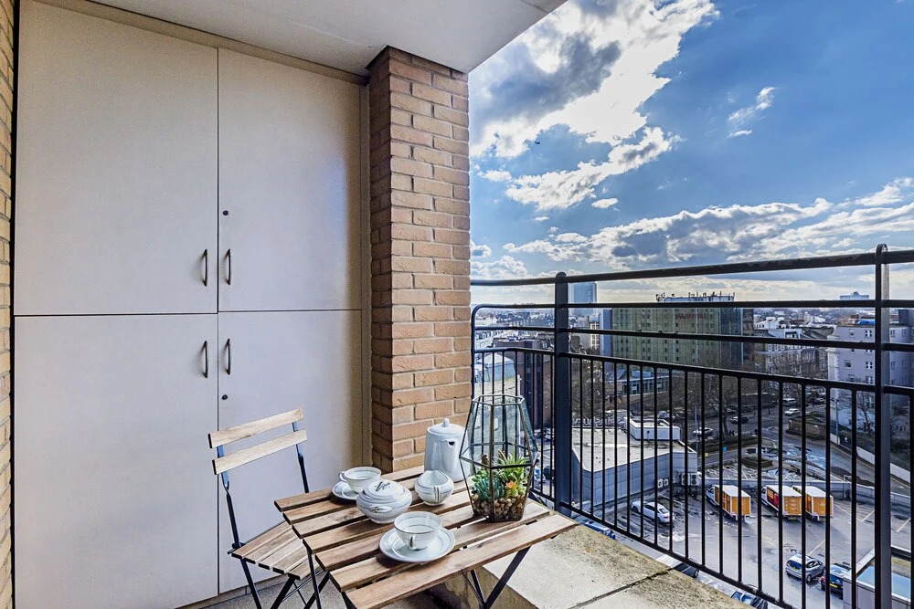 Deluxe Kensington Apartment With Balcony