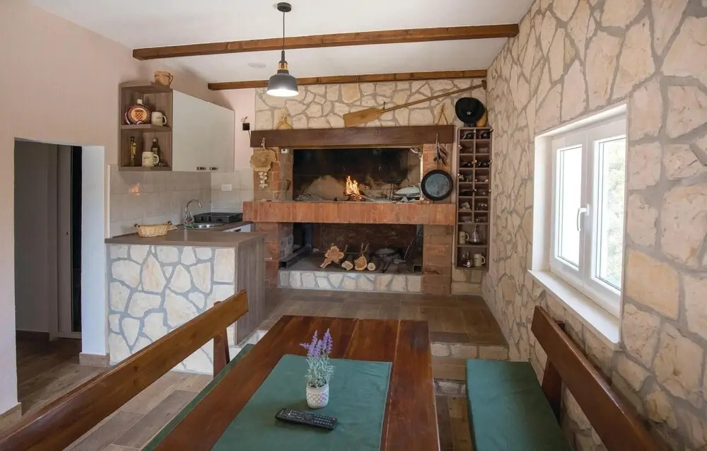 Amazing Home in Ploce With Wifi and 2 Bedrooms