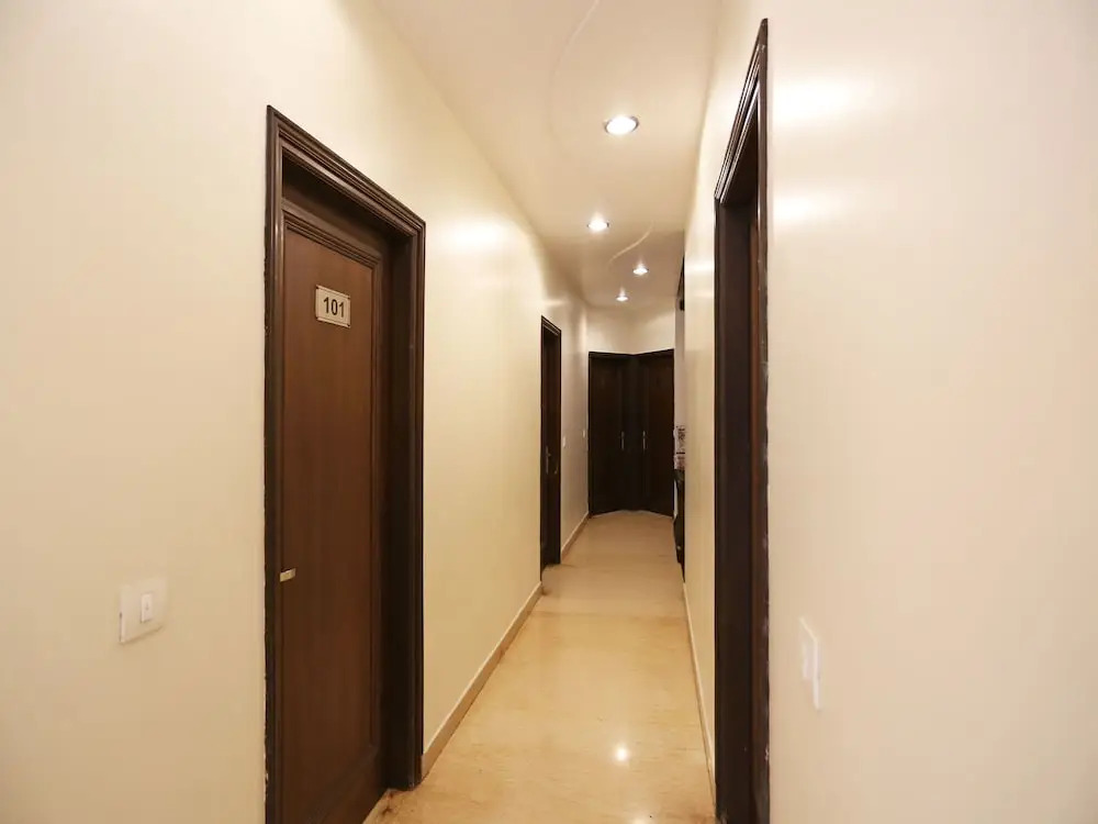 OYO 1245 Hotel Amby Inn