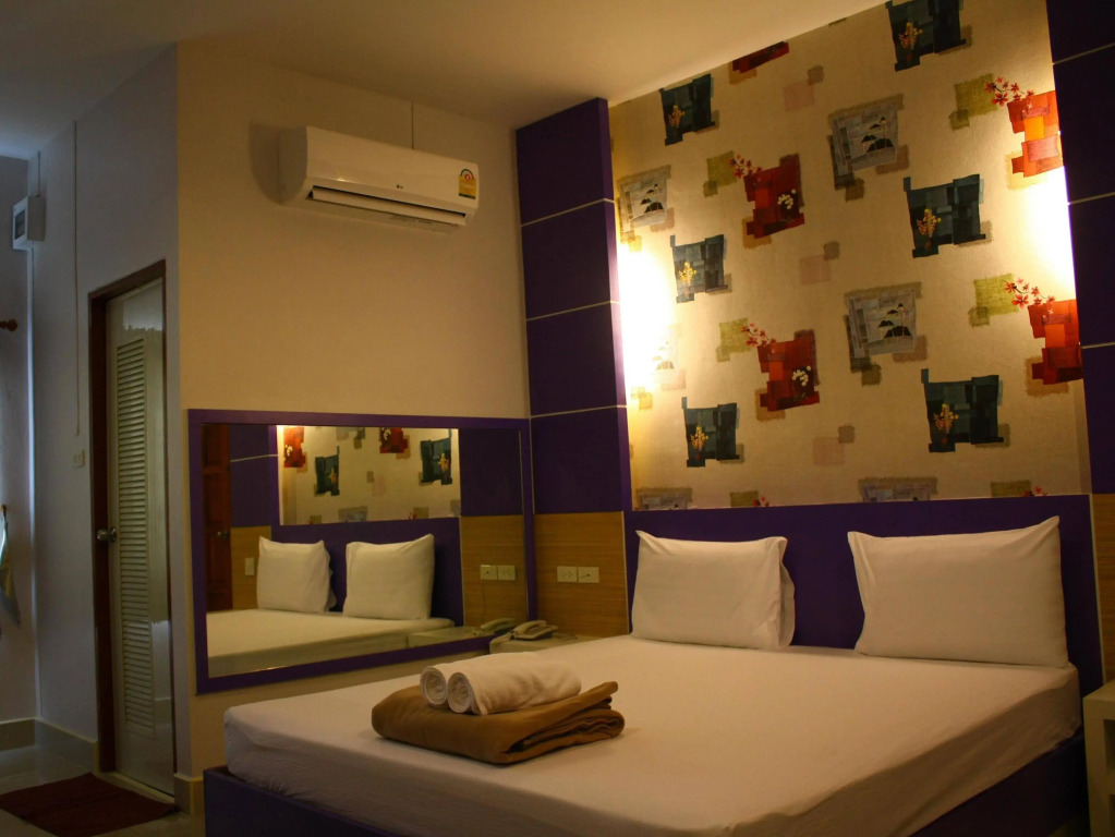 Sabai EZ Hotel