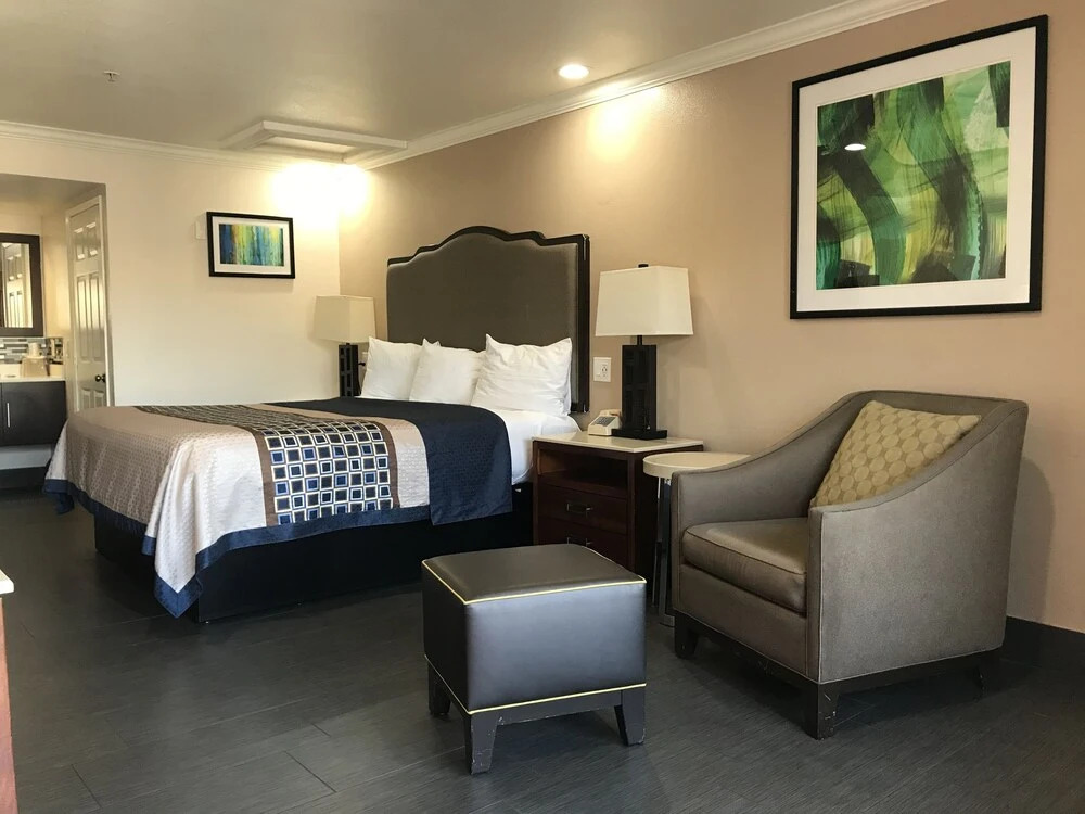 Econo Lodge Airport