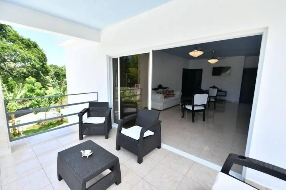 Gorgeous Spacious Property in Prime Beach Location