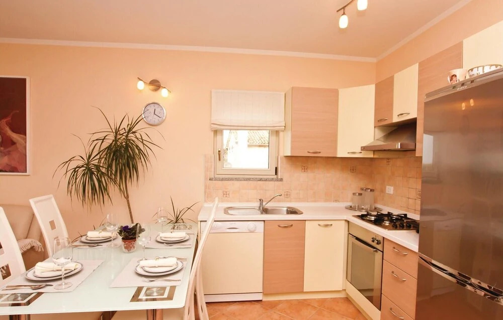 Nice Home in Porec With Wifi and 2 Bedrooms