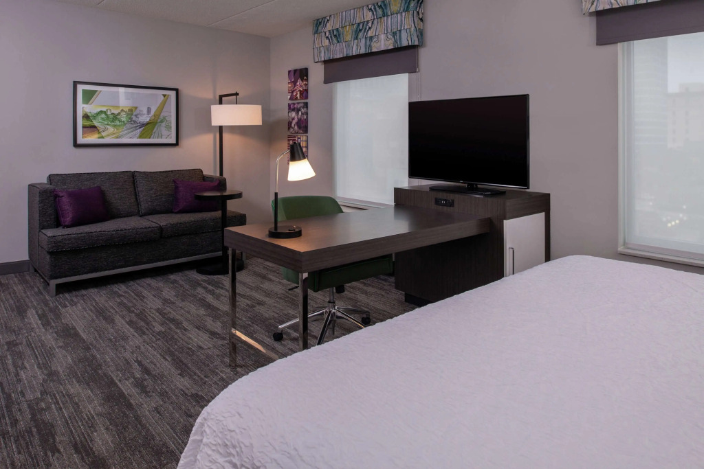 Hampton Inn & Suites Winston-Salem Downtown