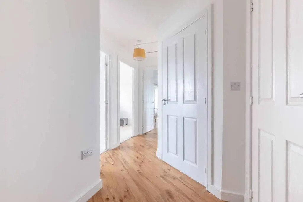 2 Bed/2 Bath & Free Parking - Langley/Heathrow