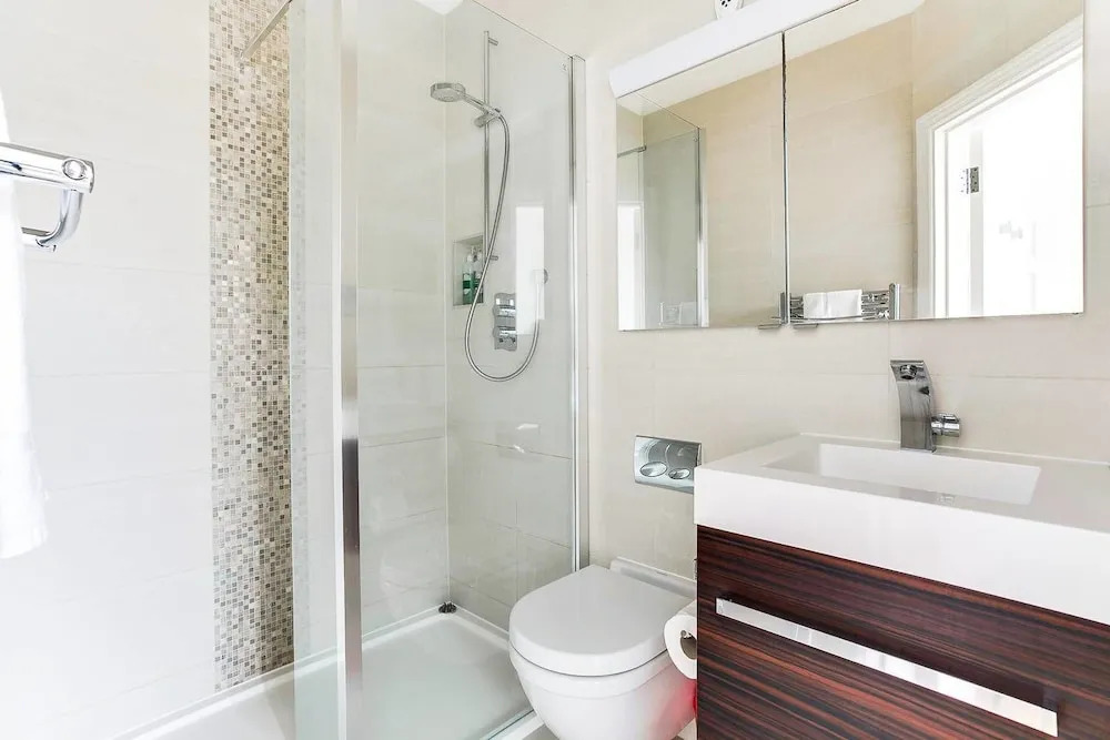Beautiful 2BR Home in Wimbledon Village W/parking