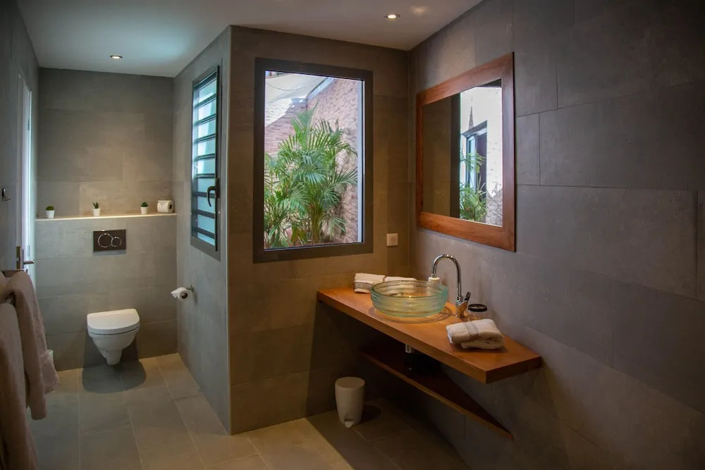 Dream Villa Black Opal