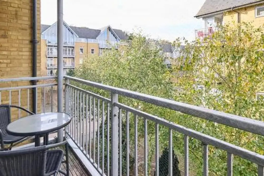 Host Stay Bingley Court