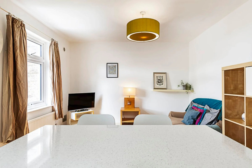 A Tranquil One-bedroom Flat Near Brockwell Park