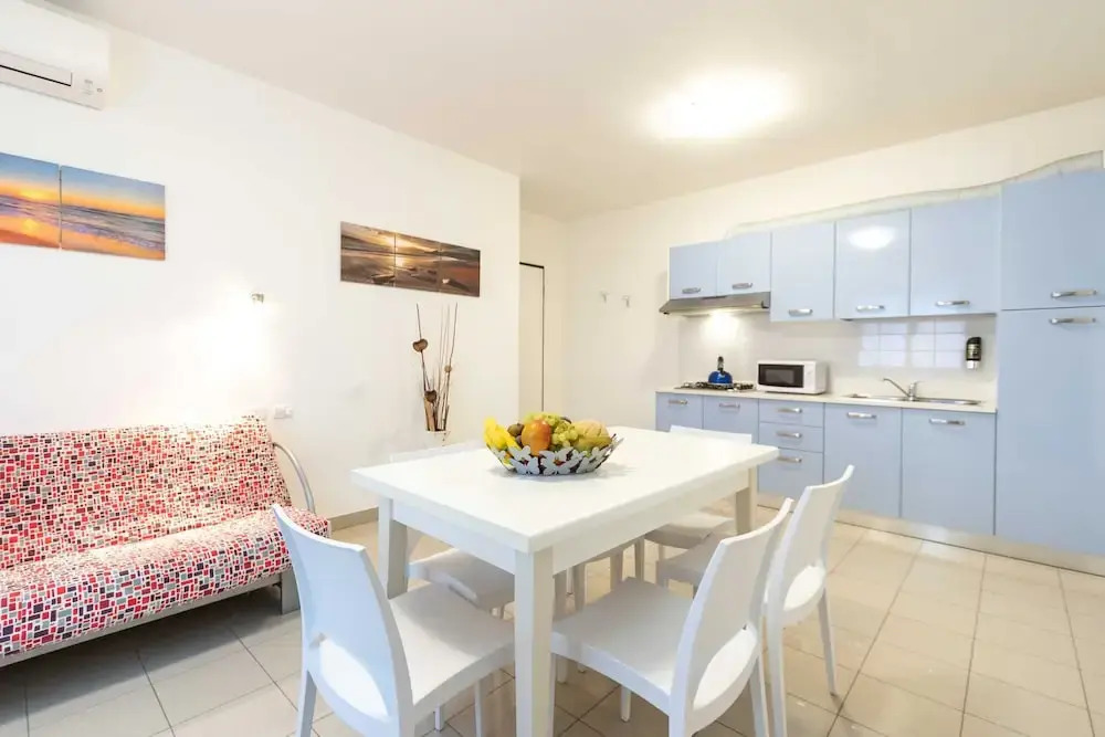 Charming Flat in Building With Solarium