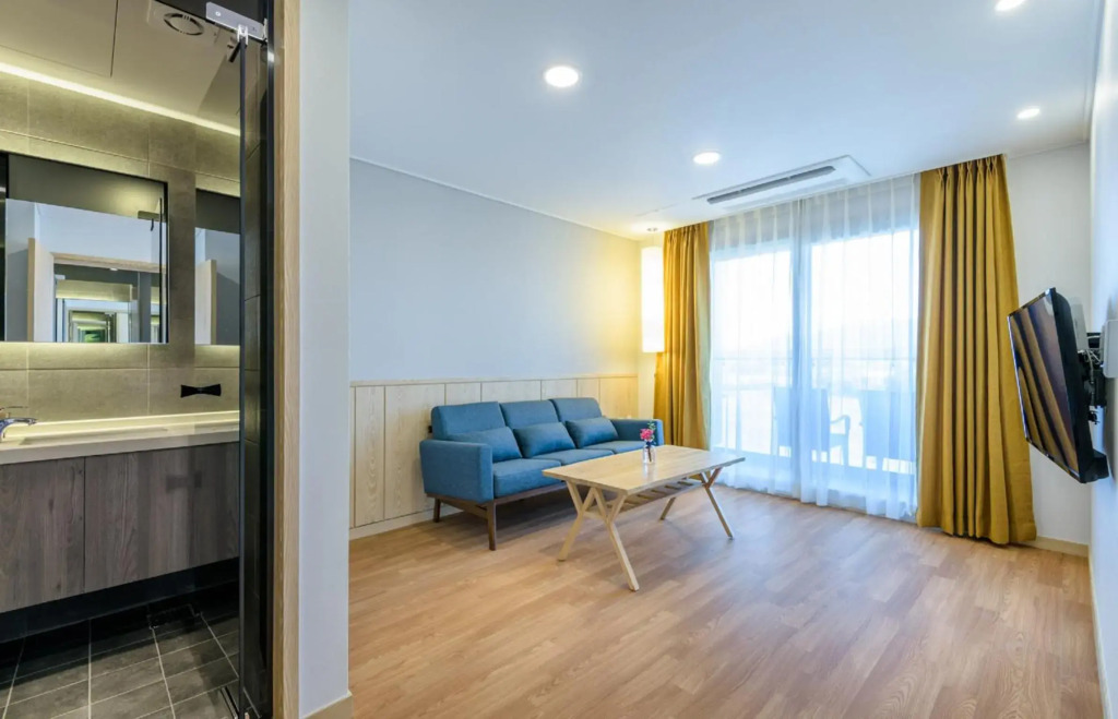 Thira Hotel
