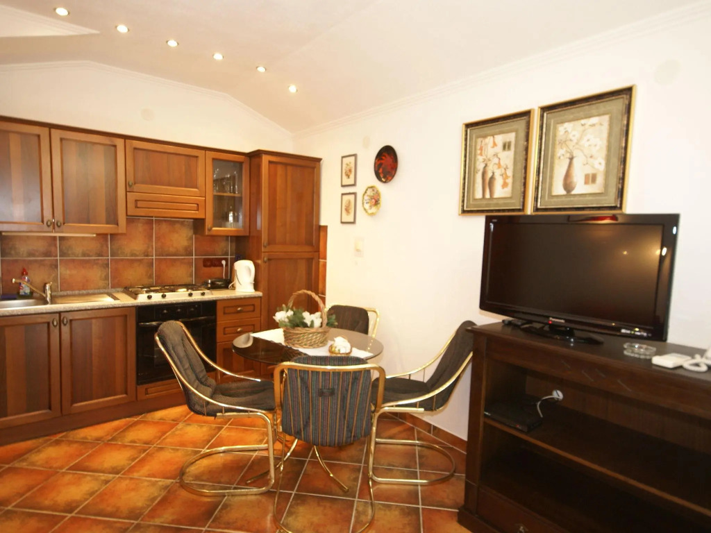 Delightful Apartment with Private Beach in Kraljevica