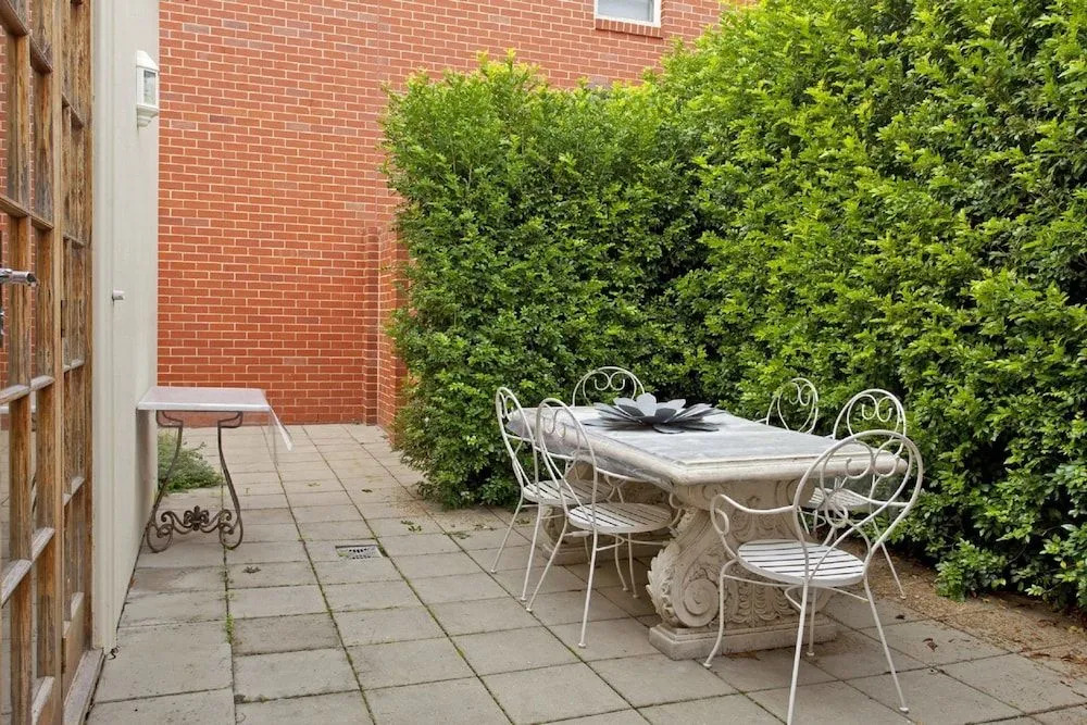 Rose Cottage - Historic Luxury