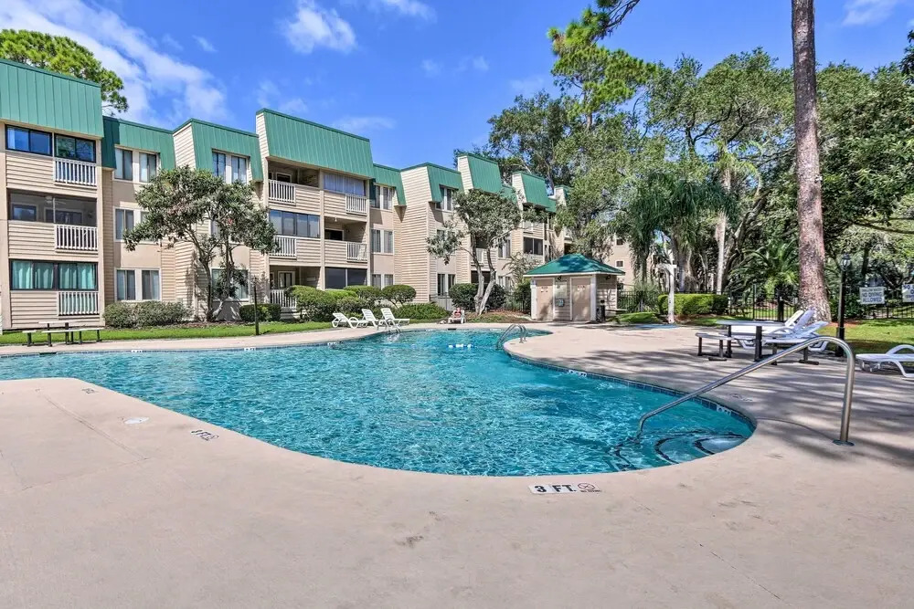 Beach + Pool Access: Colorful Hilton Head Condo!
