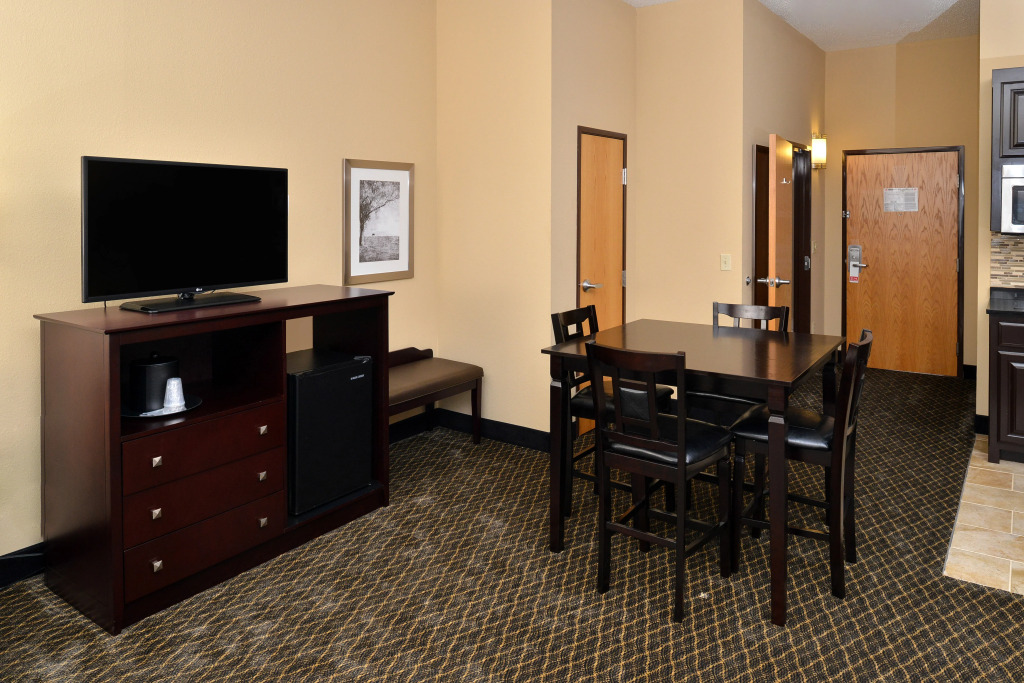 Baymont Inn & suites by Wyndham Ardmore I-35