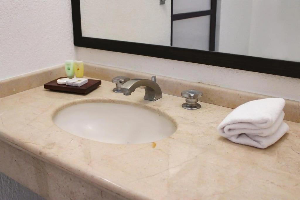Hotel & Suites Real del Lago