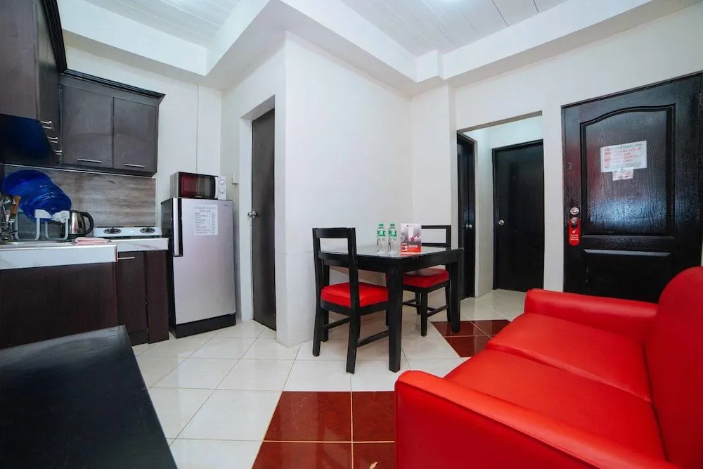 RedDoorz near McArthur Highway