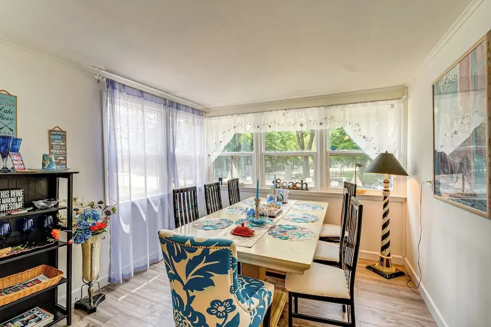 Powers Lake Home w/ Patio - 9 Mi to Lake Geneva!