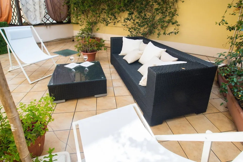 Monti Colosseum Accommodation