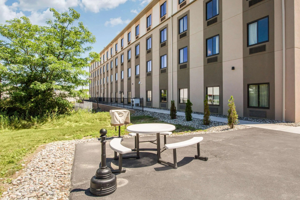 Sleep Inn & Suites Middletown - Goshen
