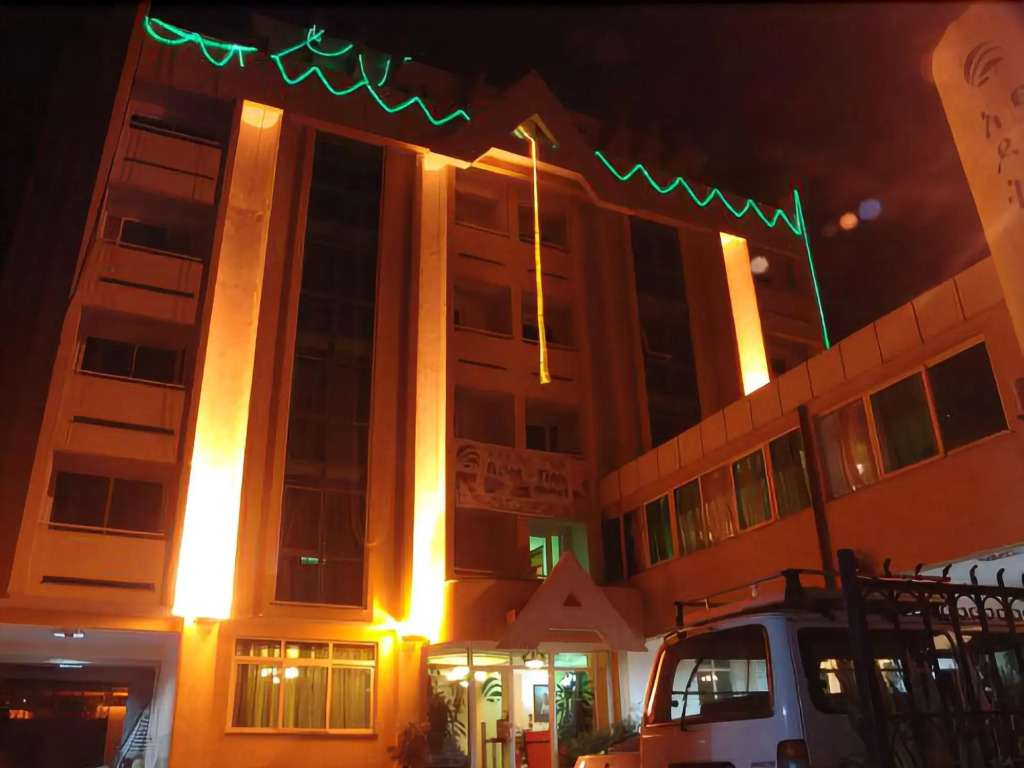 Adot Tina Hotel