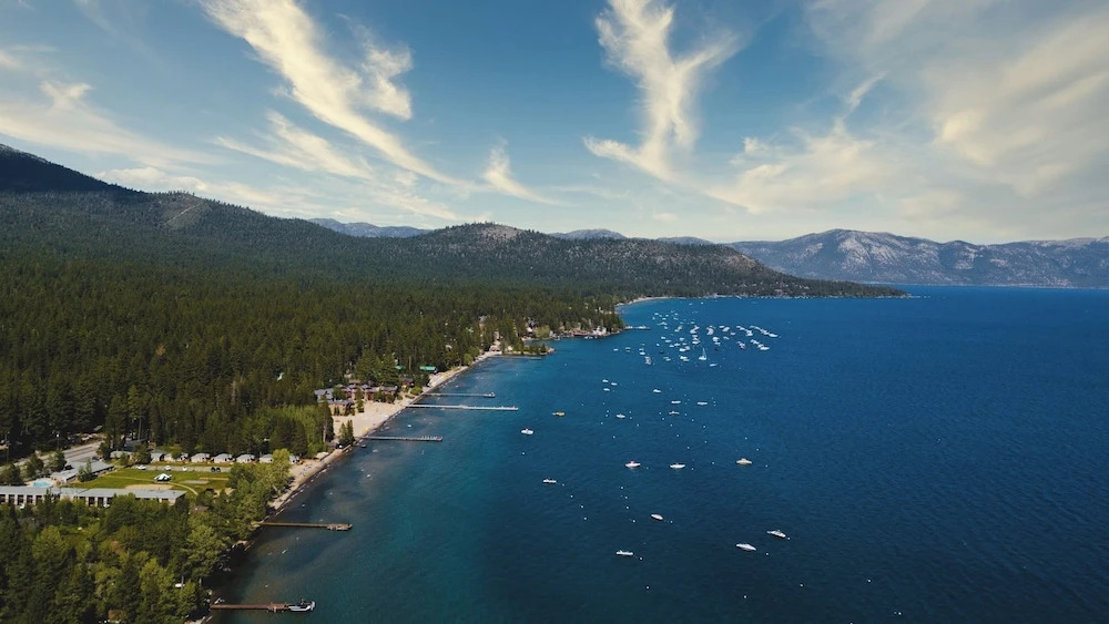 Lakeview by Avantstay Private Waterfront Cabin on Lake Tahoe w/ Hot Tub & Views