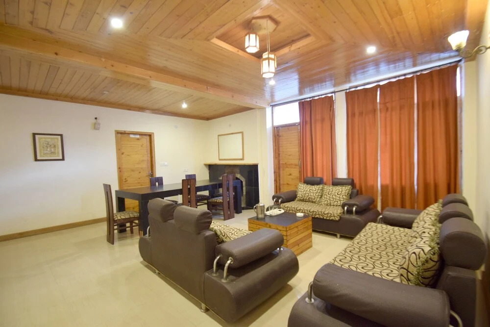 OYO 10636 Hotel The Himalayan Bliss