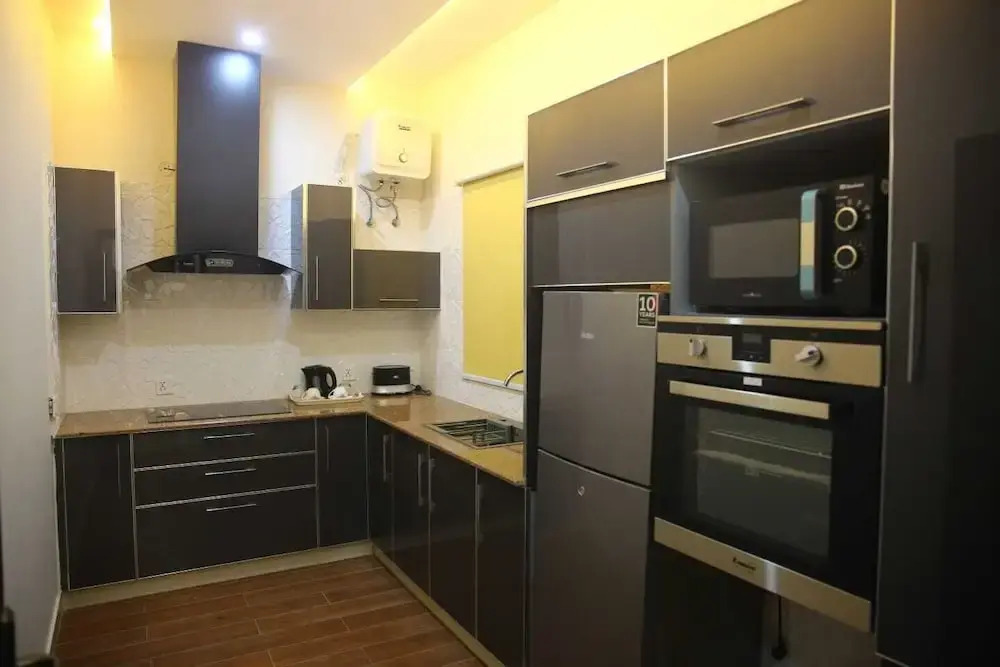 Gulberg Suites